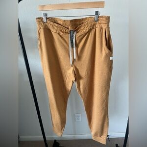 Vuori Women’s Performance Joggers Pants in Flax Heather